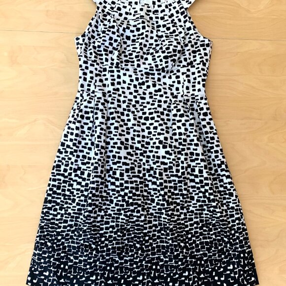 Calvin Klein Retro Inspired Dress - Picture 1 of 5